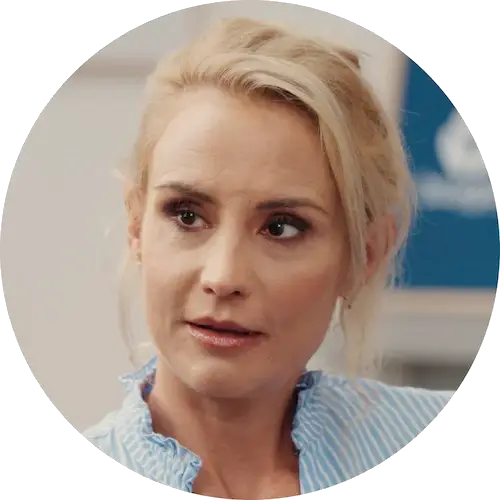 Animatrice radio et télé, mannequin et Miss France 2001