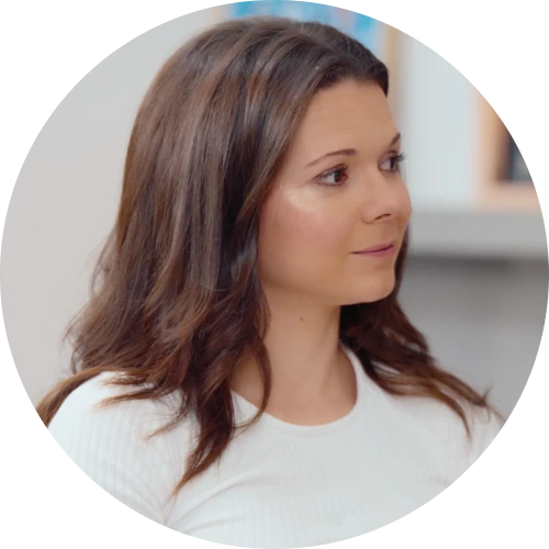 Justine (alias Juju Fitcats) - YouTubeuse et animatrice télé