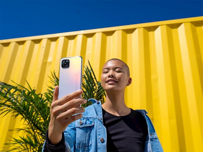 visuel d'un selfie avec oppo reno4 5g