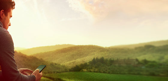 homme-smartphone-campagne-4g