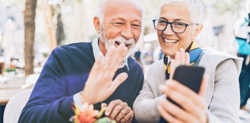 personnes agees smartphones visio